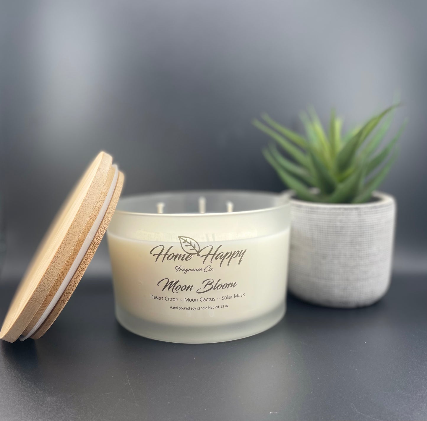 Moon Bloom 19 oz Candle